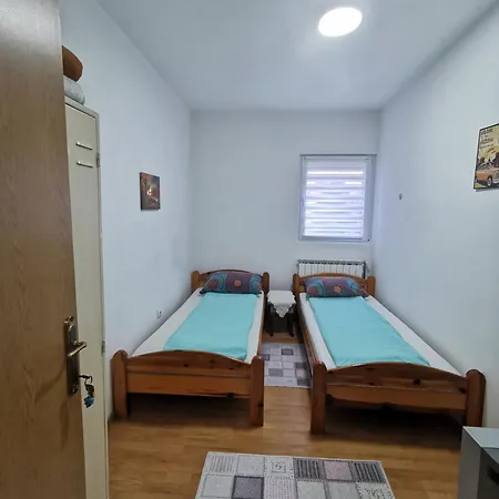 2 Bdr Family In - Free Parking Сараево