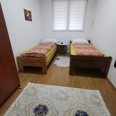 2 Bdr Family In - Free Parking Апартаменты Сараево