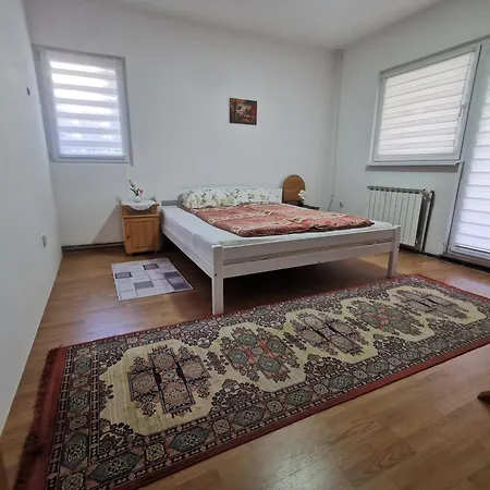 דירה 2 Bdr Family In - Free Parking סראייבו