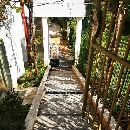 2 Bdr Family In - Free Parking